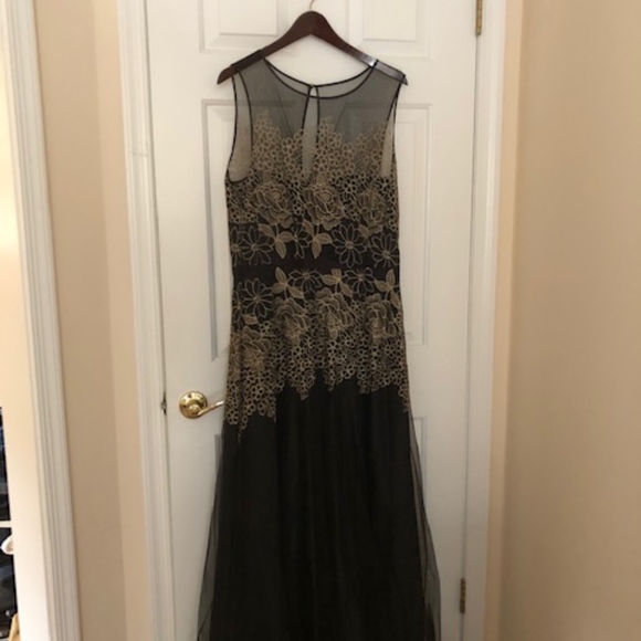 Tahari Dresses & Skirts - Tahari Gold Floral Black Gown